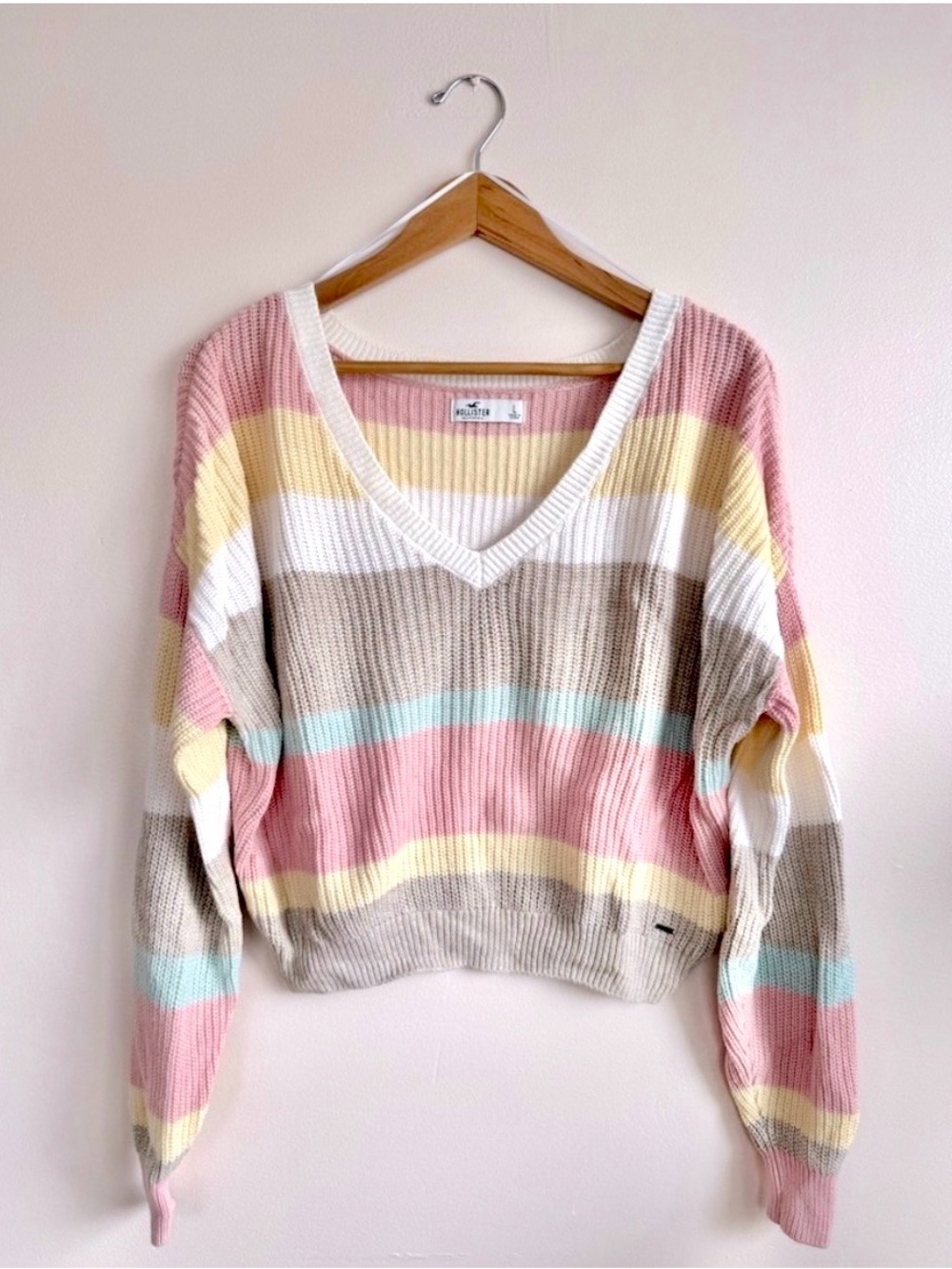 Hollister Multicolored Pastel Striped Cropped Knit V-Neck Light Sweater OS Large